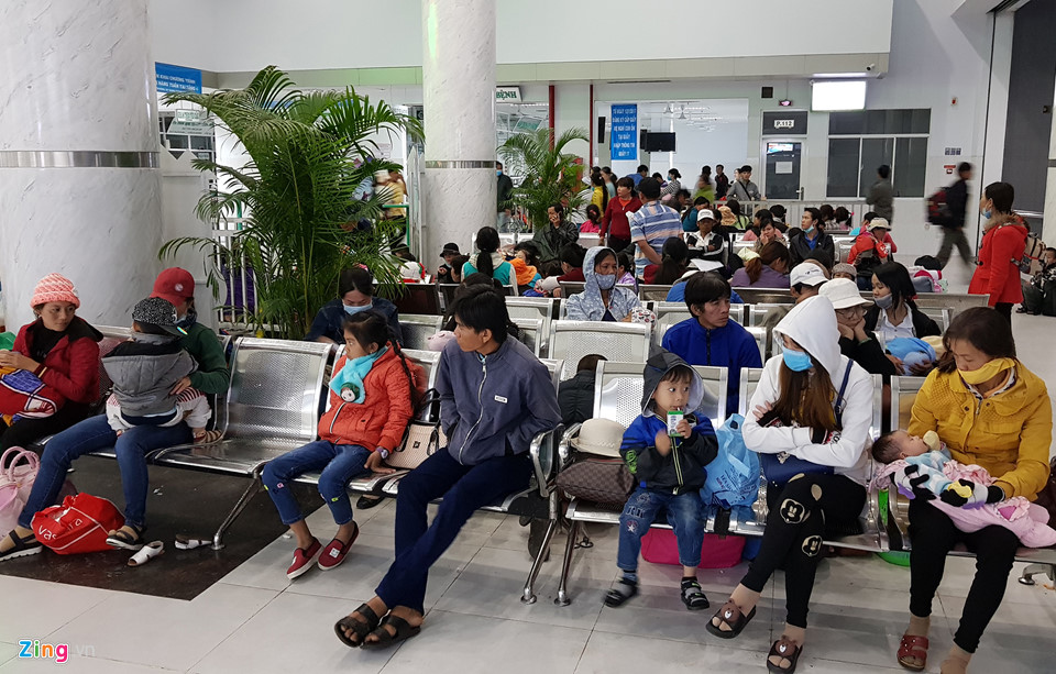 Nhịp sống người Sài Gòn đảo lộn vì trời lạnh